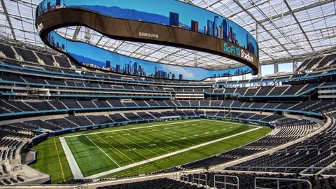 青岛西海岸再启国信基地征程，梦想新航标照亮希望之光。